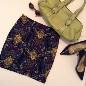 LILLY WHITE Stretch Pencil Skirt. Paisley